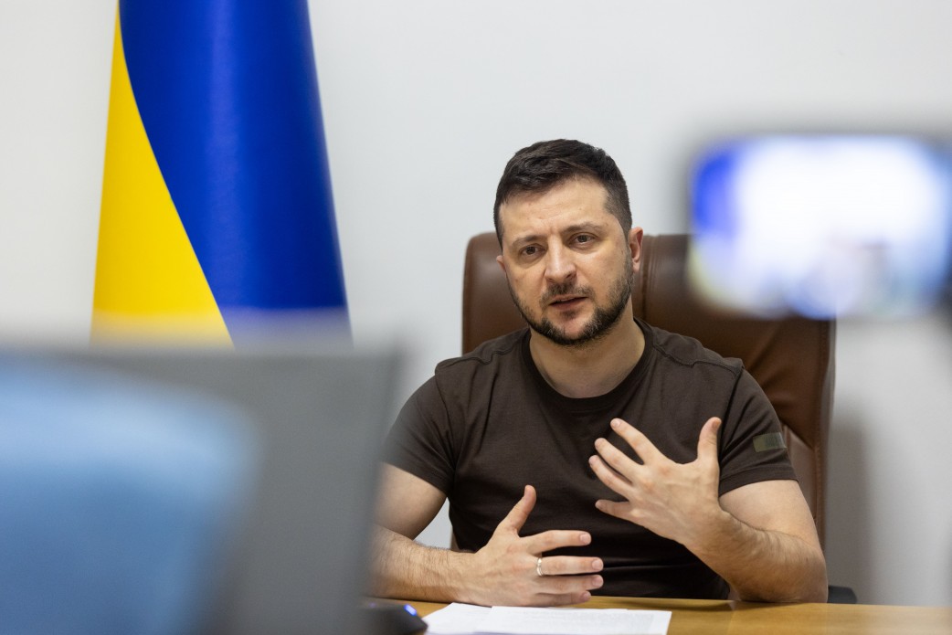 Volodymyr Zelensky s'adresse au peuple suisse, en mars 2022 (© Présidence ukrainienne / via Wikimedia Commons)
