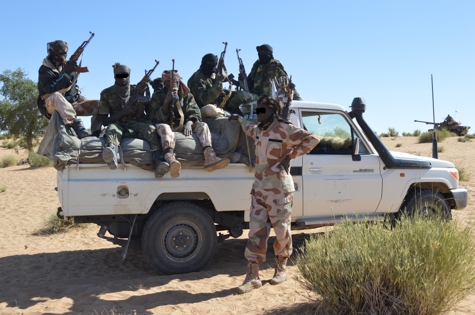 Soldats tchadiens, région du Lac Tchad, 2015 © Anastasia Taÿ Pamart