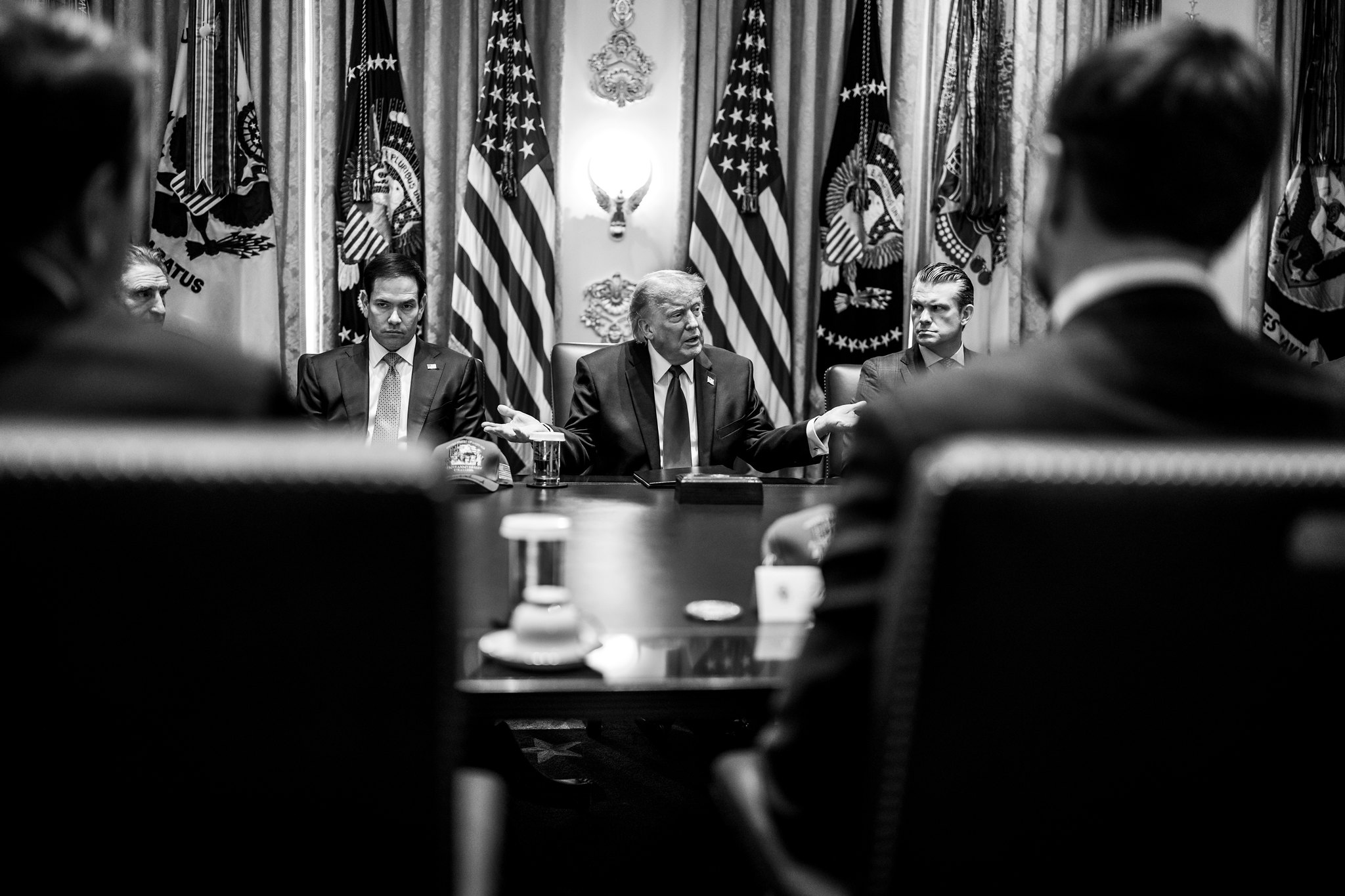 Le pr&eacute;sident Donald Trump pr&eacute;side une r&eacute;union du cabinet, le mercredi 27 mai 2026. (Photo officielle de la Maison Blanche par Daniel Torok)